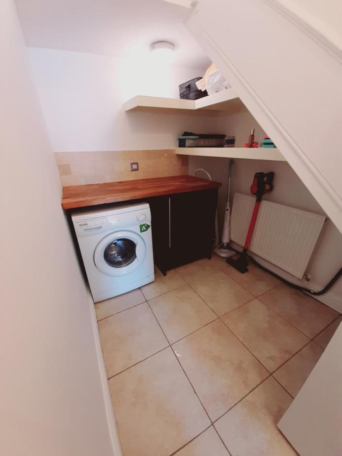 Cosy 1 Bedroom Apartment In The Heart Of 랜디드노 외부 사진